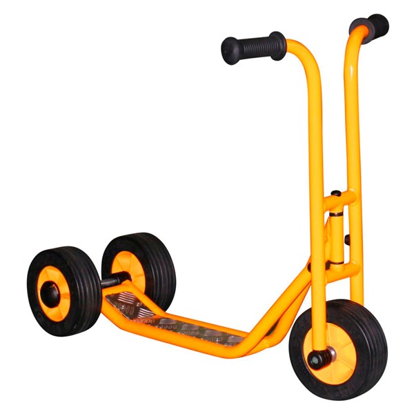 Roller mit 3 Reifen