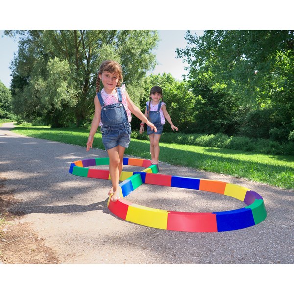 Balancier-Mauer, 27 Teile