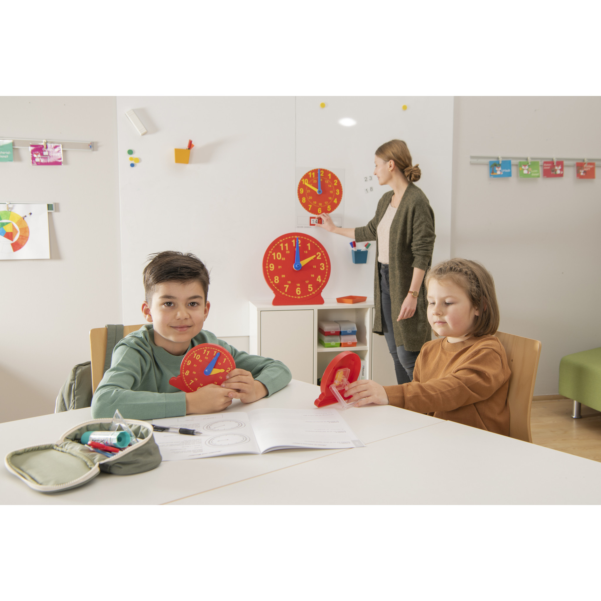 Großes Klassen-Set Uhren